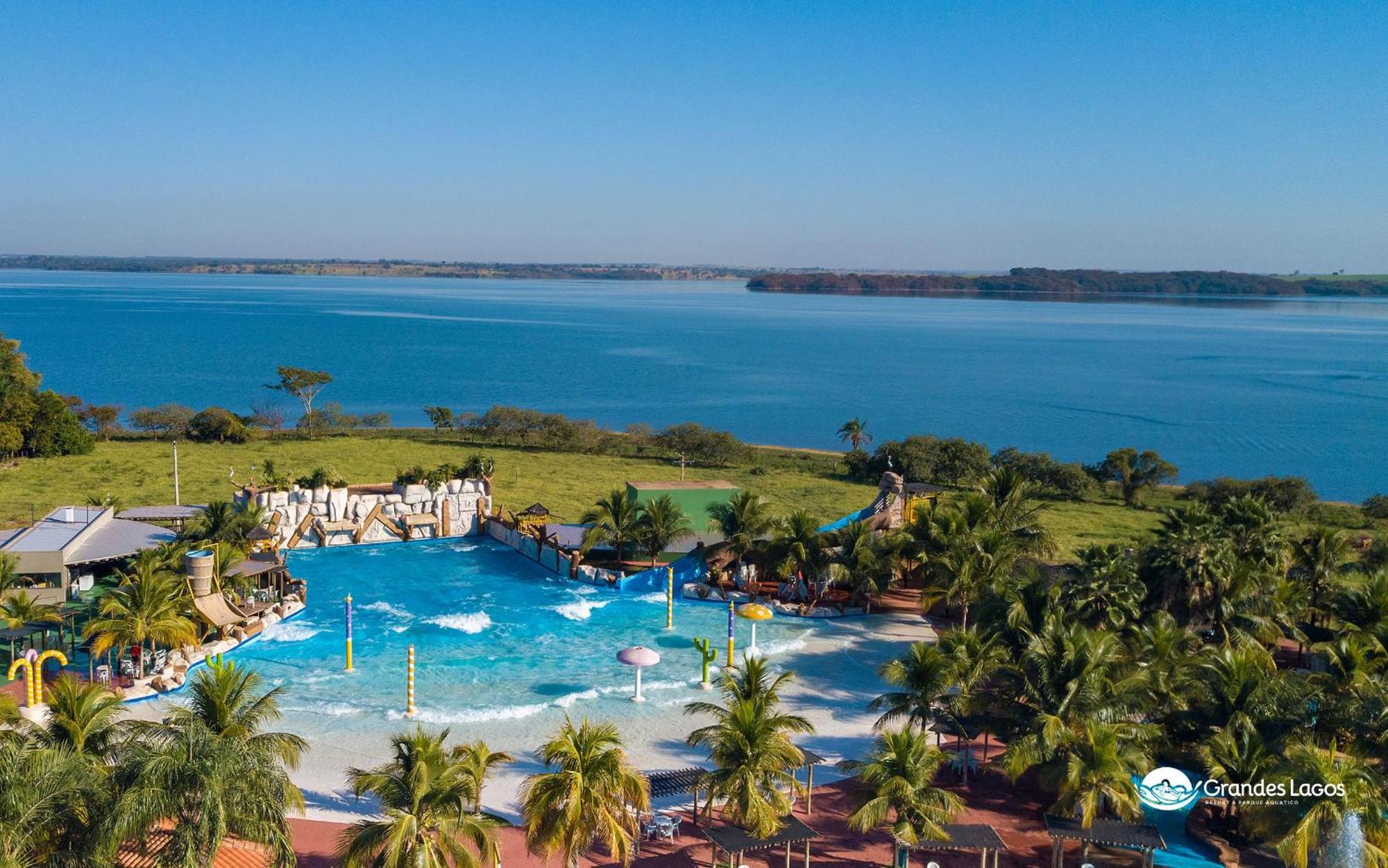 Grandes Lagos Resorts E Parque Aquatico Santa Clara d'Oeste Exterior photo